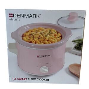 Denmark Pastel Pink Electric 1.5 Quart Slow Cooker with Non-Stick Inner Pot NEW